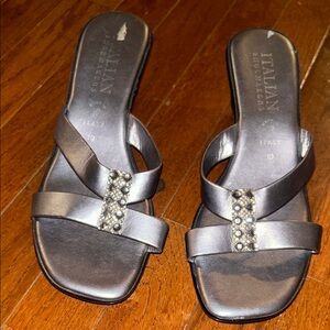 Italian Shoemakers Women's Silver wedge rhinestone Sandals nwob size 10